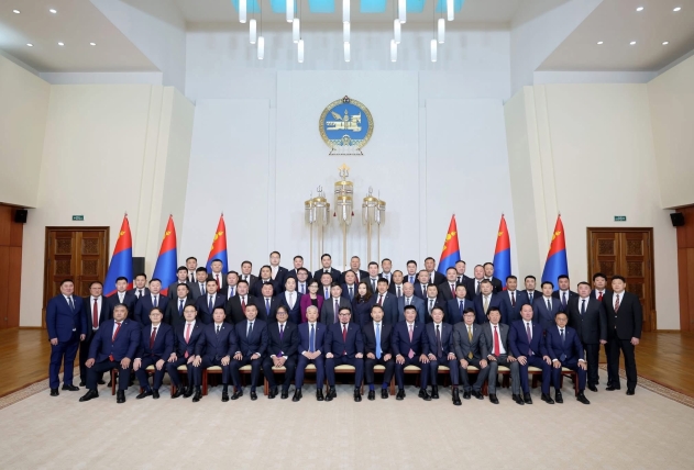 ИТХ-ЫН ДАРГА Б.ЦОГТ-ОРШИХ, ЗАСАГ ДАРГА Д.АЮУРБУНЬ НАР ЗАСГИЙН ГАЗРЫН ӨРГӨТГӨСӨН ХУРАЛДААНД ОРОЛЦЛОО